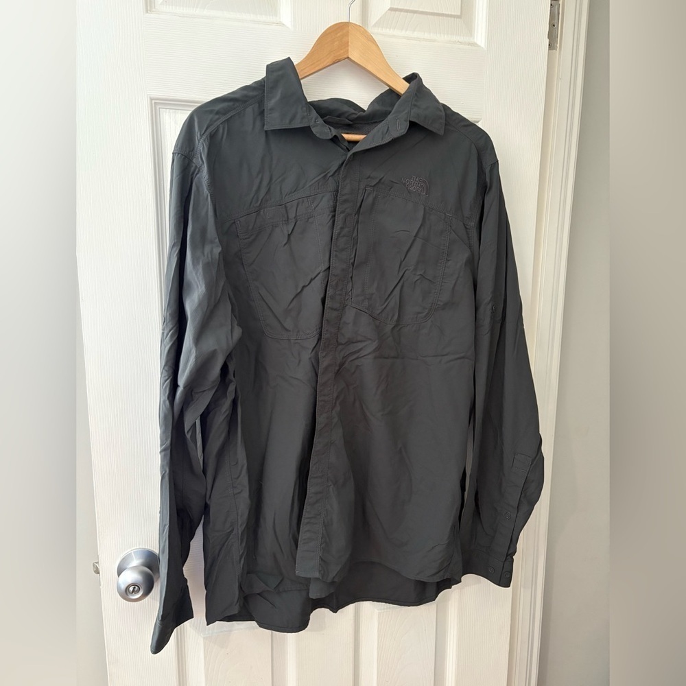 The North Face men’s nylon adjustable long sleeve button down collar grey XL